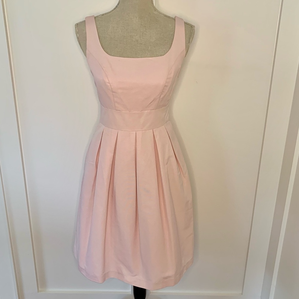 Vintage style A-line pink dress with pockets